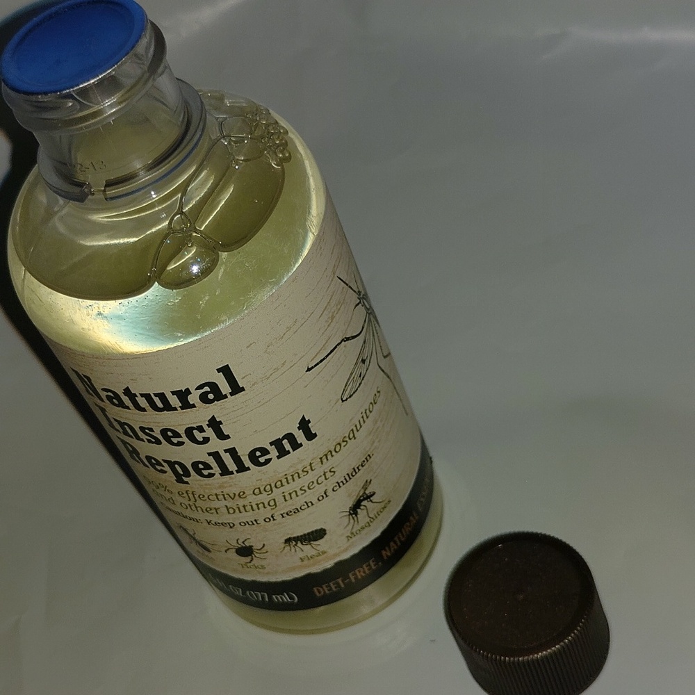 Natural Insect Repellent DEET-free dermatologist tested Essential Oils 6 fl. oz. - Picture 7 of 16